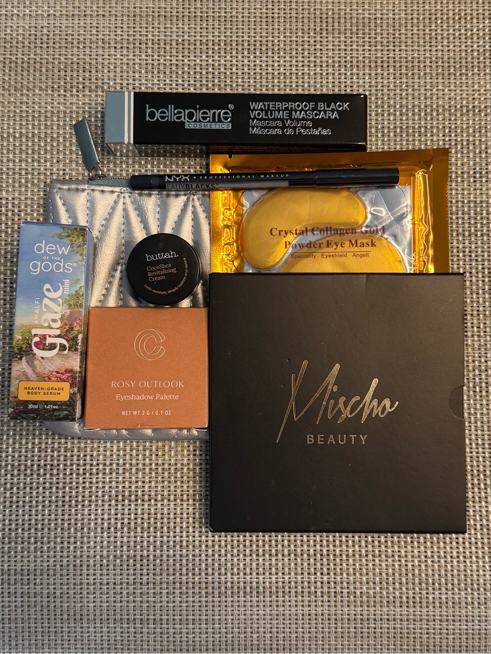 Pretty Pink Makeup Bundle -Full Size Mischo Blush BellaPierre Mascara, IPSY 2
